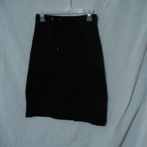 Women's Petite skirt with elastic waist band